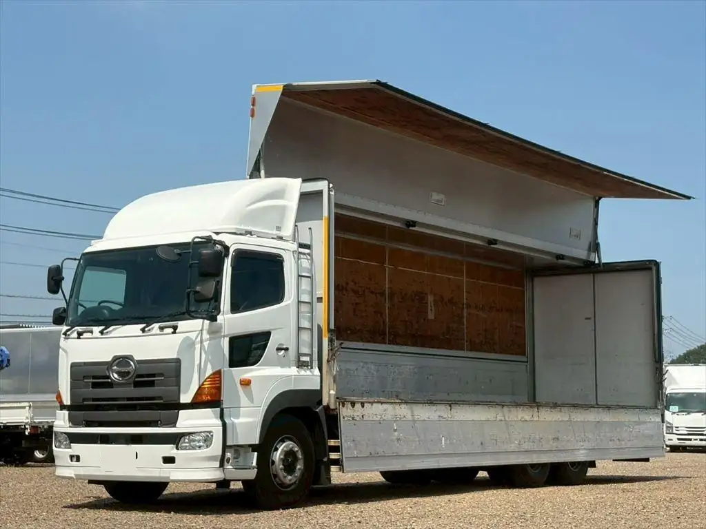 日野 プロフィア 大型 ウイング エアサス ベッドの中古トラック画像5