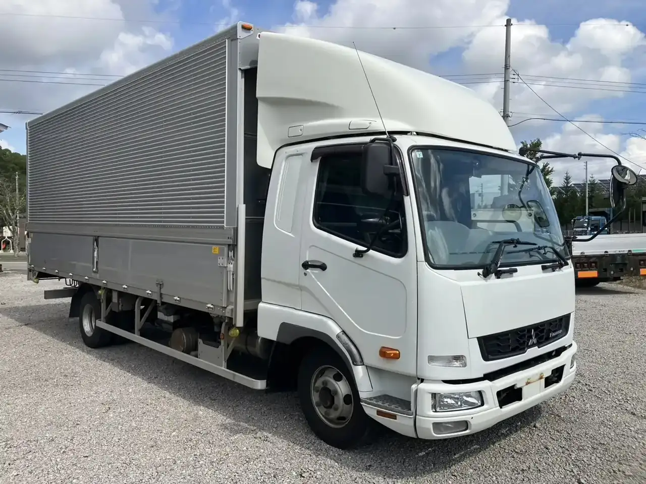 三菱 ファイター 中型/増トン ウイング エアサス ベッドの中古トラック画像2