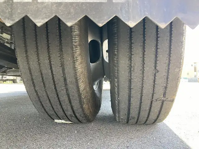 いすゞ エルフ 小型 平ボディ パワーゲート 床鉄板の中古トラック画像20