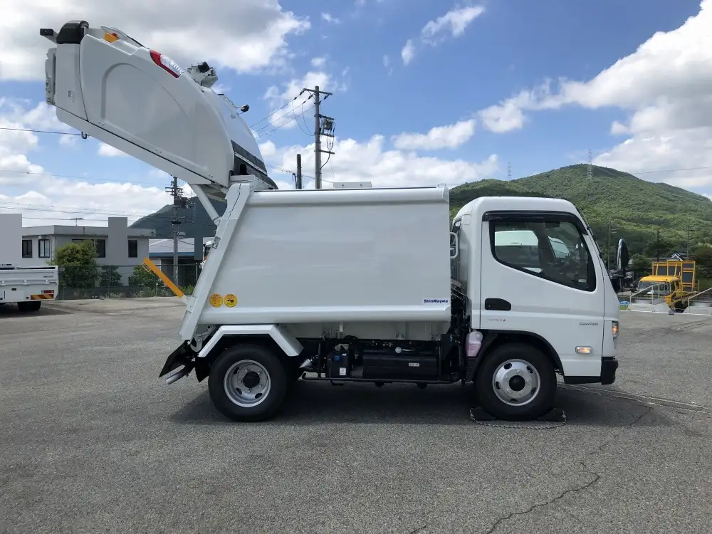 三菱 キャンター 小型 パッカー車 プレス式 2RG-FEAV0の中古トラック画像2