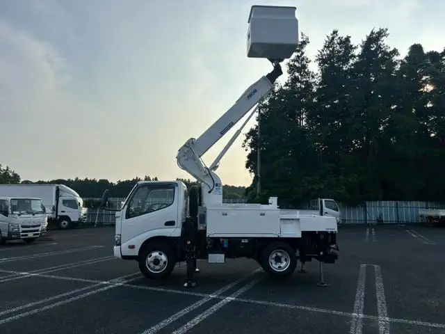 日野 デュトロ 小型 高所・建柱車 高所作業車 電工仕様の中古トラック画像3