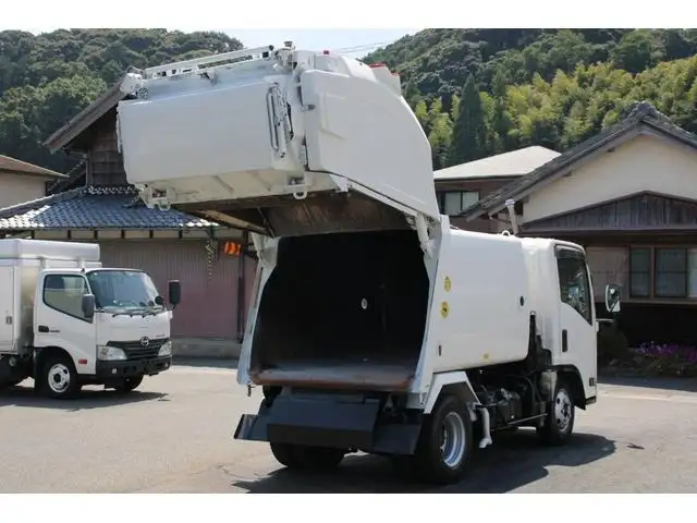 いすゞ エルフ 小型 パッカー車 巻き込み式 回転ダンプ式の中古トラック画像3