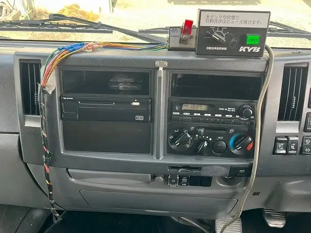 いすゞ フォワード 中型/増トン ミキサー・ポンプ ベッド QDG-FVZ34U2の中古トラック画像15