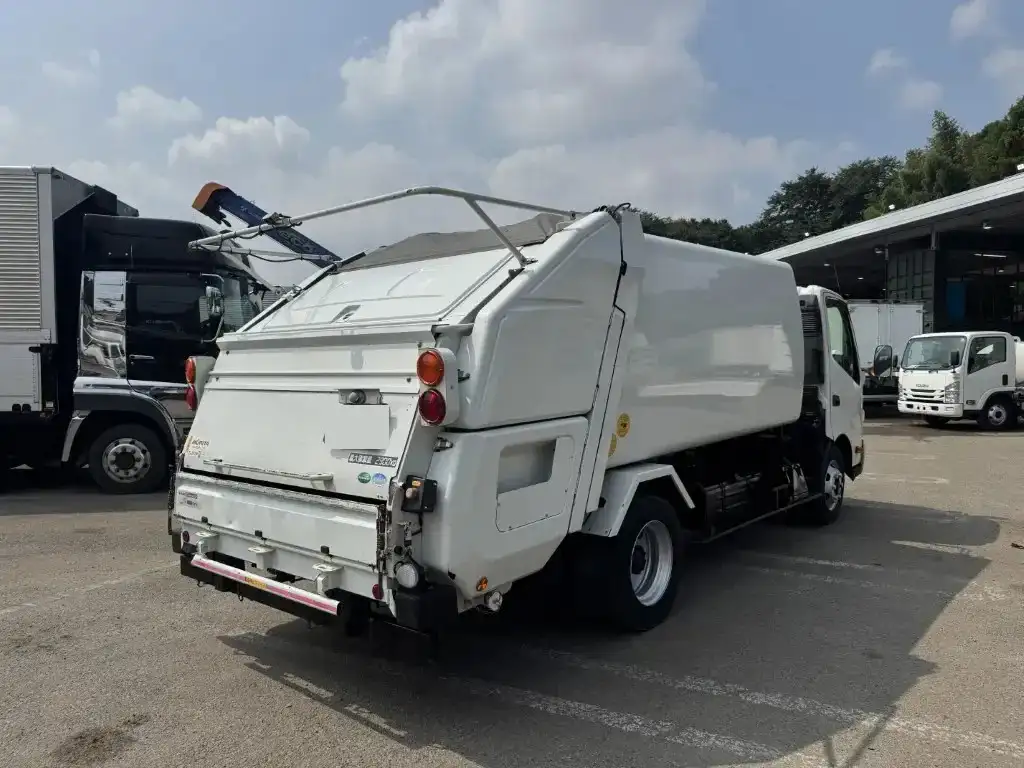 日野 デュトロ 小型 パッカー車 プレス式 TKG-XZU710Mの中古トラック画像2