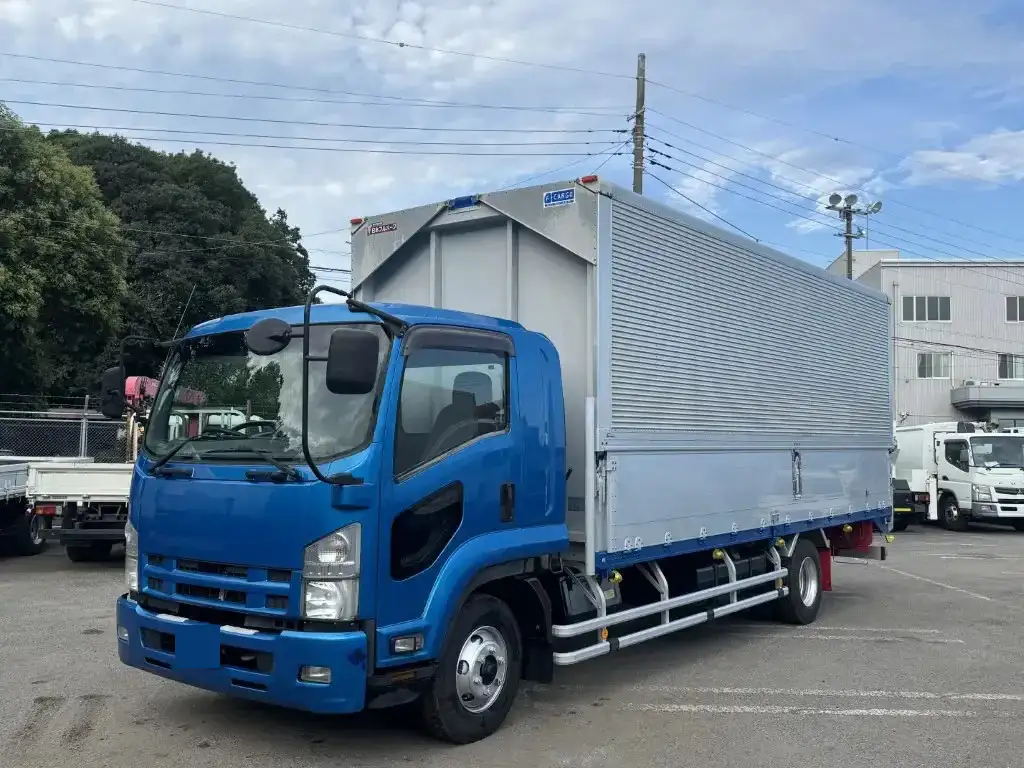 いすゞ フォワード 中型/増トン ウイング ベッド TKG-FRR90S2の中古トラック画像1