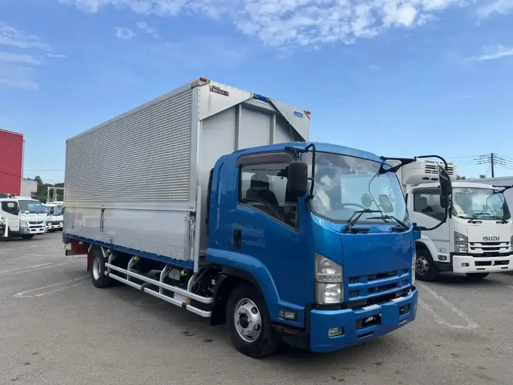 いすゞ フォワード 中型/増トン ウイング ベッド TKG-FRR90S2の中古トラック画像2