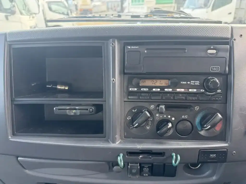 いすゞ フォワード 中型/増トン ウイング ベッド TKG-FRR90S2の中古トラック画像14