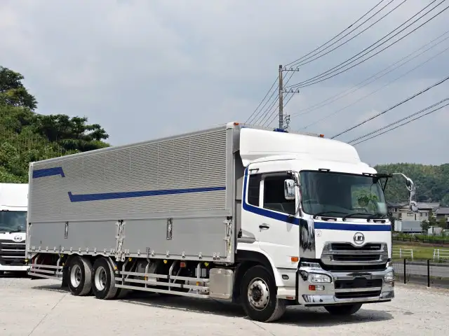 日産UD クオン 大型 ウイング 床鉄板 エアサスの中古トラック画像1