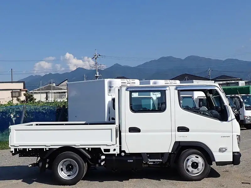 三菱 キャンター 小型 平ボディ Wキャブ 2RG-FBA20の中古トラック画像3