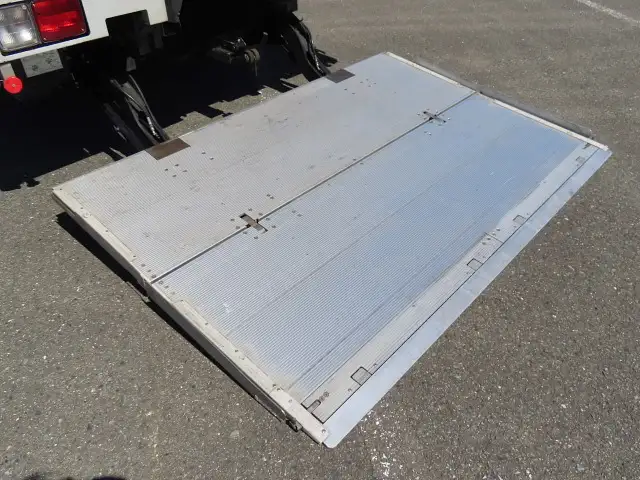 日野 レンジャー 中型/増トン ウイング パワーゲート ベッドの中古トラック画像11