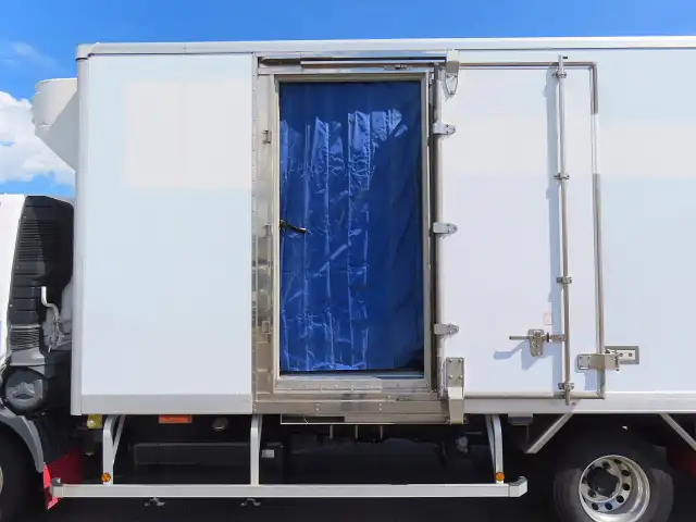三菱 ファイター 中型/増トン 冷凍冷蔵 低温 床アルミの中古トラック画像8