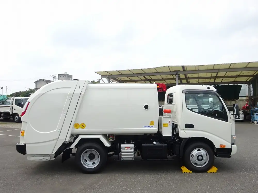トヨタ ダイナ 小型 パッカー車 巻き込み式 回転ダンプ式の中古トラック画像3