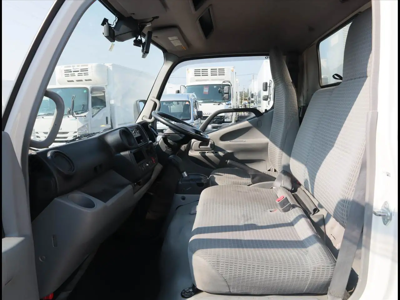 日野 デュトロ 小型 アルミバン ボトルカー サイドドアの中古トラック画像11
