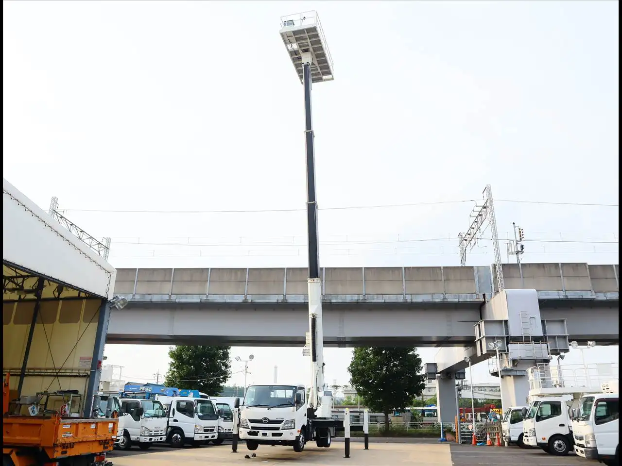 日野 デュトロ 小型 高所・建柱車 高所作業車 2KG-XZU720Mの中古トラック画像5