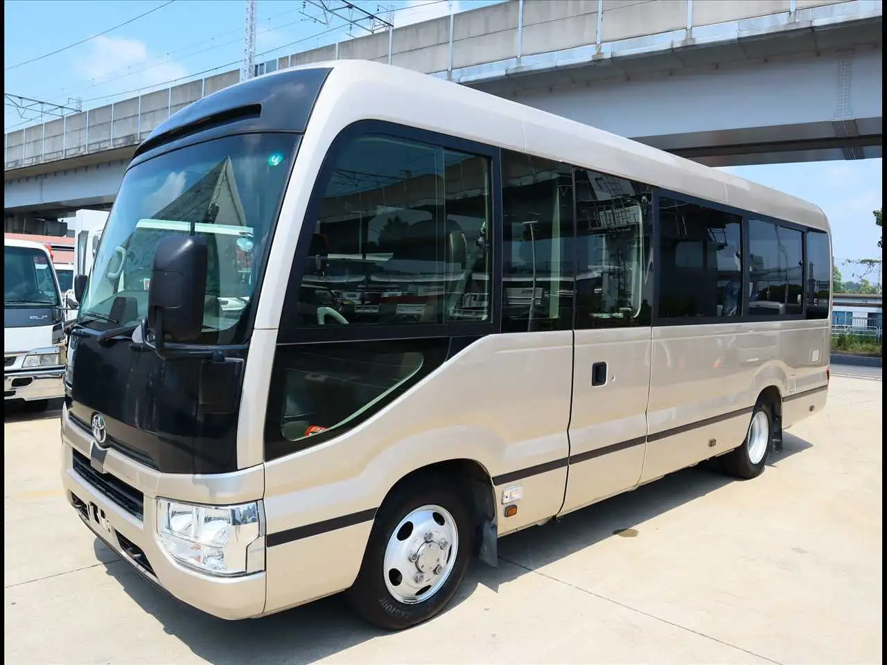 トヨタ コースター 小型 バス マイクロバス SDG-XZB70 の中古トラック【車両No.195779】