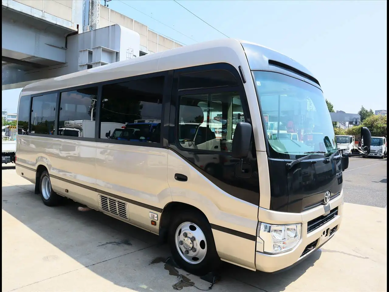 トヨタ コースター 小型 バス マイクロバス SDG-XZB70の中古トラック画像2