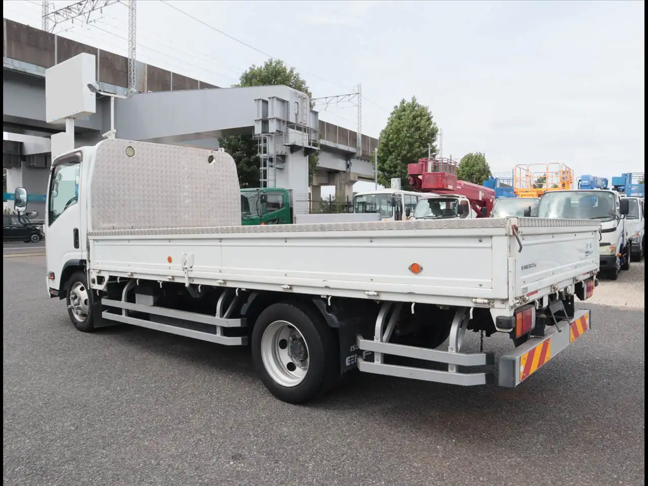 いすゞ エルフ 小型 平ボディ 床鉄板 2RG-NPR88ARの中古トラック画像5