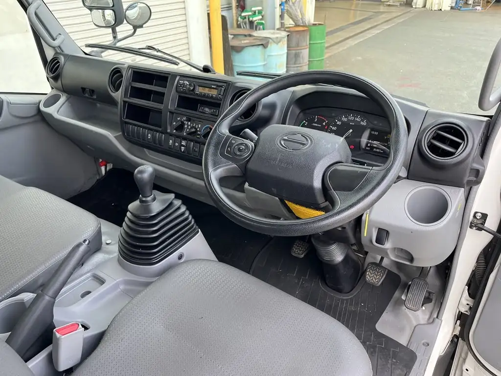 日野 デュトロ 小型 平ボディ 2RG-XZU710M R2の中古トラック画像10