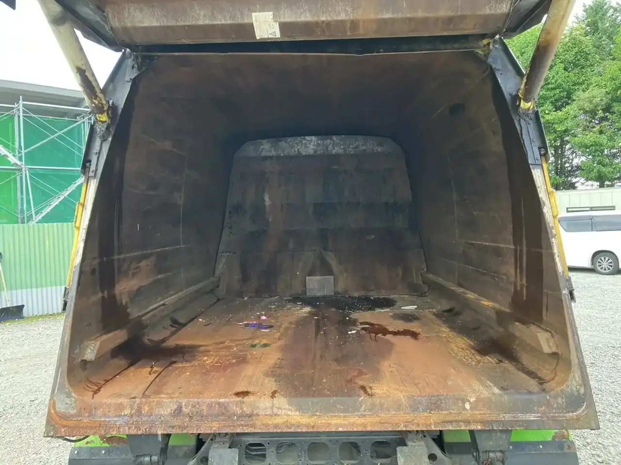 いすゞ フォワード 中型/増トン パッカー車 プレス式 ベッドの中古トラック画像9