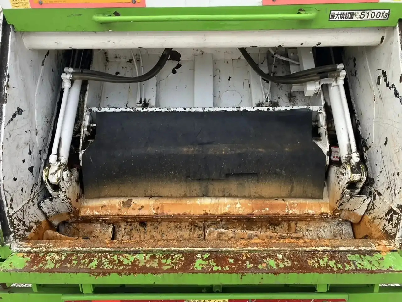 いすゞ フォワード 中型/増トン パッカー車 プレス式 ベッドの中古トラック画像6