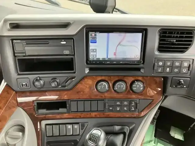 日産UD クオン 大型 トラクター ハイルーフ 1デフの中古トラック画像14