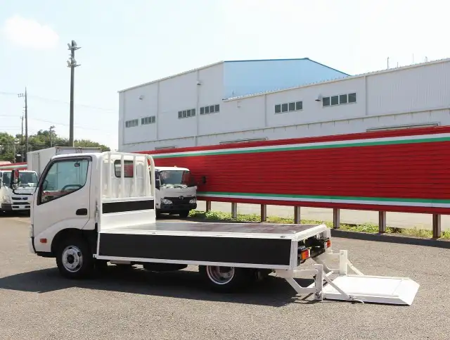 日野 デュトロ 小型 平ボディ パワーゲート TPG-XZC605Mの中古トラック画像7