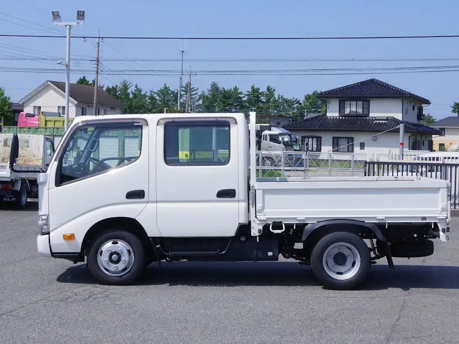 日野 デュトロ 小型 平ボディ Wキャブ 2KG-XZU605Mの中古トラック画像7
