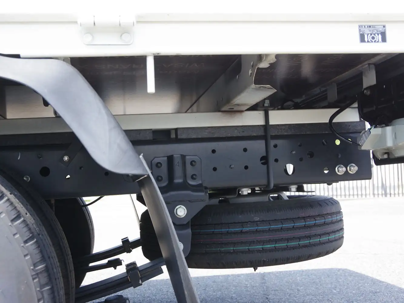 日野 デュトロ 小型 平ボディ Wキャブ 2KG-XZU605Mの中古トラック画像18