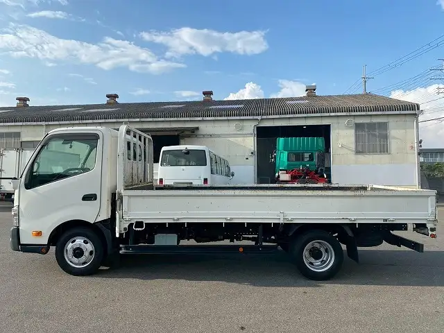 トヨタ ダイナ 小型 平ボディ 2RG-XZU712 R3の中古トラック画像5