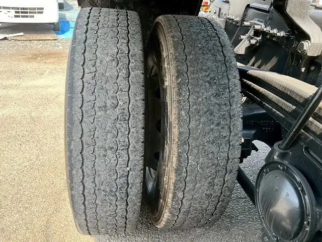 日野 プロフィア 大型 トラクター 2デフ ベッドの中古トラック画像20