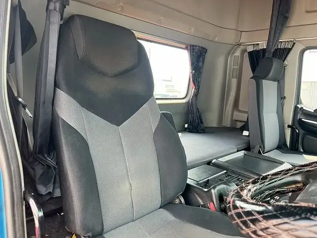 日野 プロフィア 大型 トラクター ハイルーフ 2デフの中古トラック画像11
