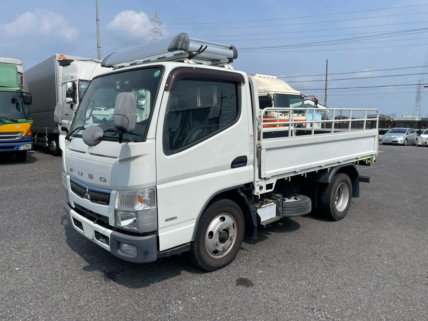 いすゞ エルフ 小型 平ボディ TRG-NHR85A H27 の中古トラック【車両No.195814】