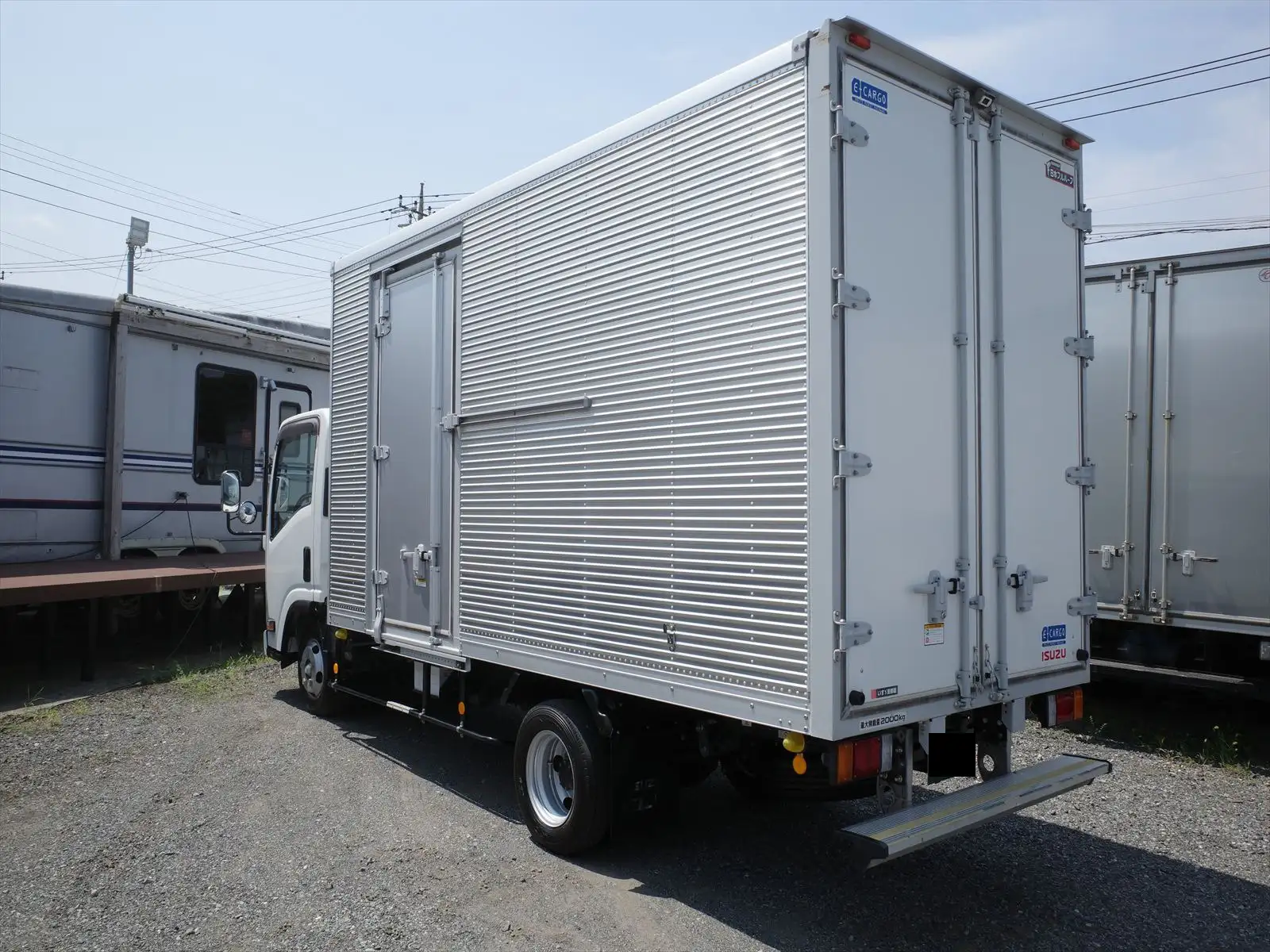 いすゞ エルフ 小型 アルミバン サイドドア TRG-NLR85ANの中古トラック画像5
