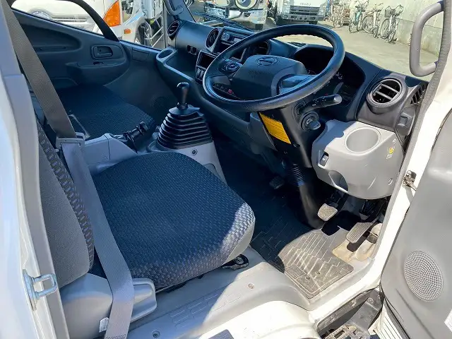 日野 デュトロ 小型 平ボディ 2RG-XZU655M R2の中古トラック画像11