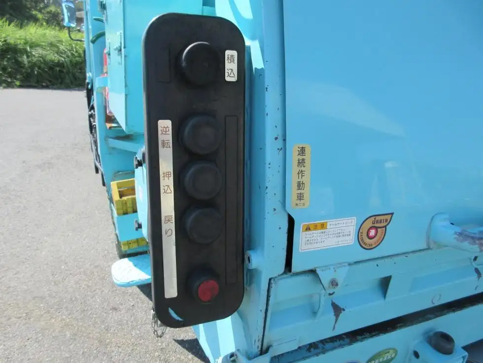 いすゞ エルフ 小型 パッカー車 巻き込み式 回転ダンプ式の中古トラック画像8