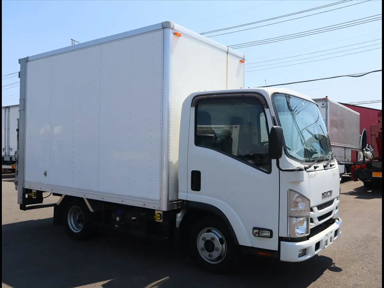 いすゞ エルフ 小型 アルミバン パワーゲート 2RG-NLR88ANの中古トラック画像2