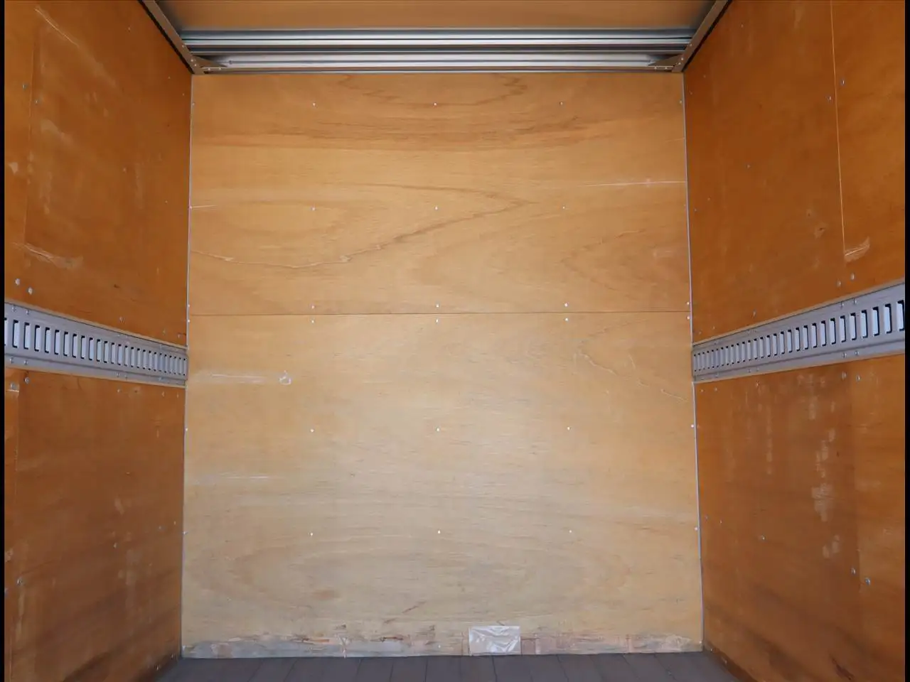 いすゞ エルフ 小型 アルミバン パワーゲート 2RG-NLR88ANの中古トラック画像8