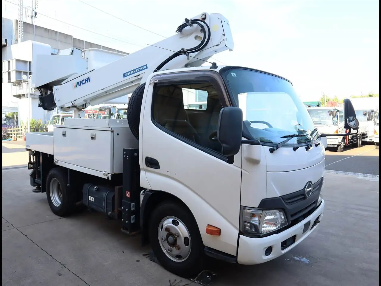 日野 デュトロ 小型 高所・建柱車 高所作業車 TPG-XZU600Xの中古トラック画像2