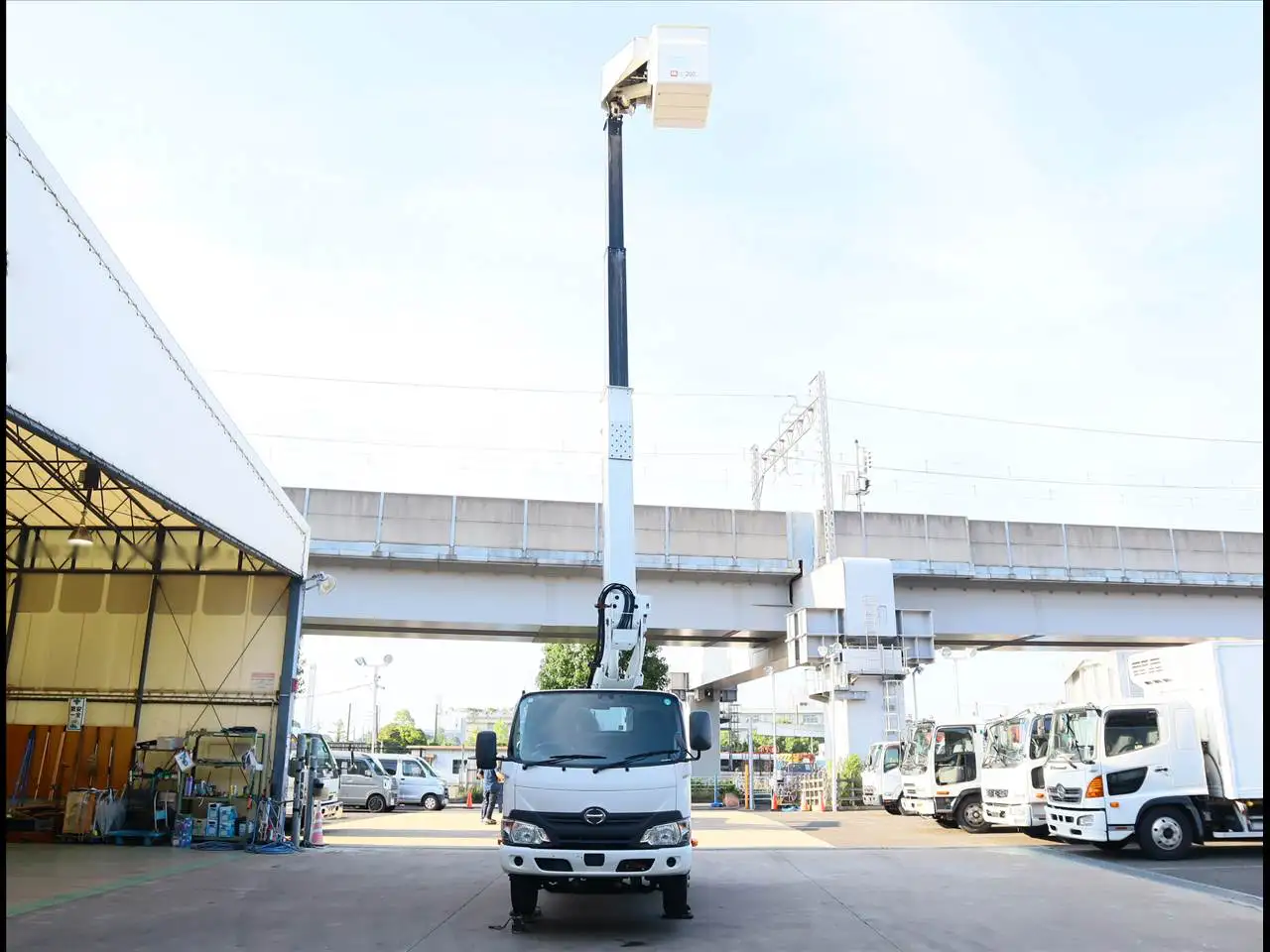 日野 デュトロ 小型 高所・建柱車 高所作業車 TPG-XZU600Xの中古トラック画像5