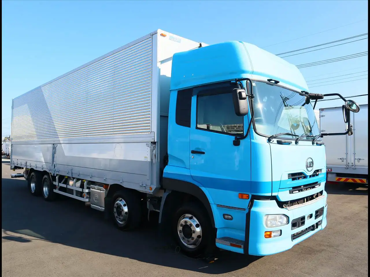 日産UD クオン 大型 ウイング パワーゲート ハイルーフの中古トラック画像2
