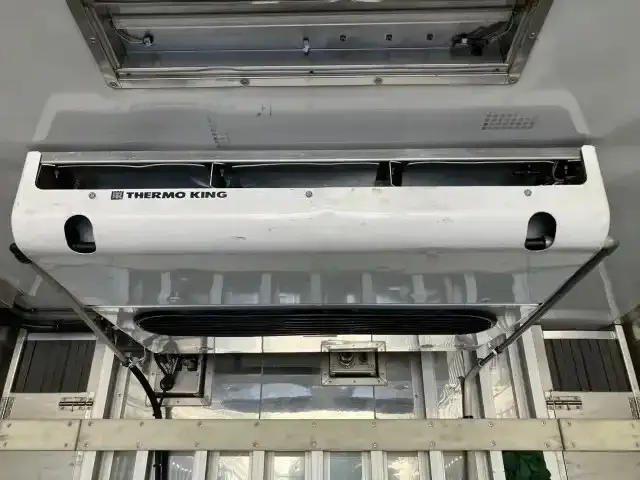 いすゞ ギガ 大型 冷凍冷蔵 スタンバイ キーストンの中古トラック画像7