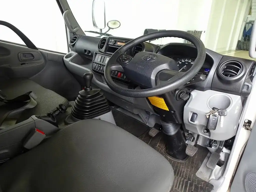 トヨタ ダイナ 小型 アルミバン 2RG-XZC645 R4の中古トラック画像9