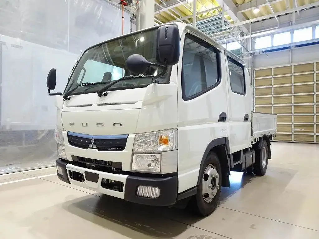 三菱 キャンター 小型 平ボディ Wキャブ 2TG-FDA00 の中古トラック【車両No.196322】