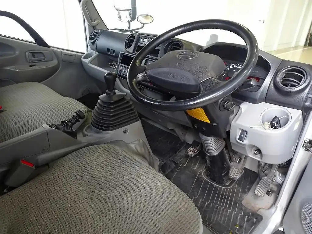 日野 デュトロ 小型 クレーン付 3段 ラジコンの中古トラック画像10