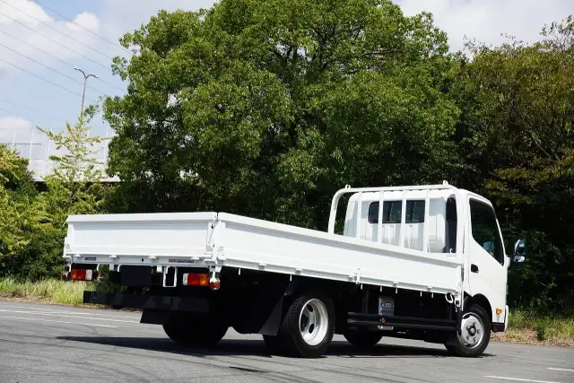 日野 デュトロ 小型 平ボディ 2RG-XZU710M R2の中古トラック画像3