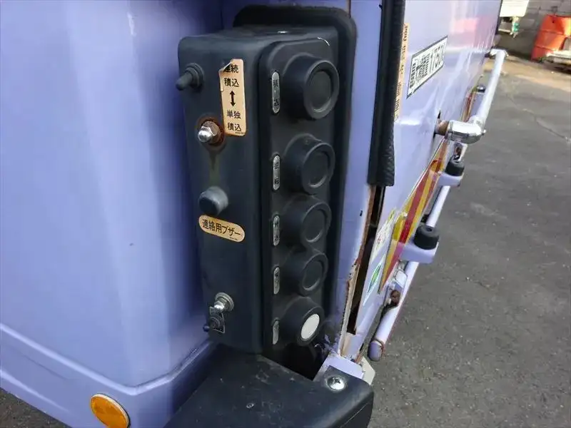三菱 ファイター 中型/増トン パッカー車 巻き込み式 回転ダンプ式の中古トラック画像8