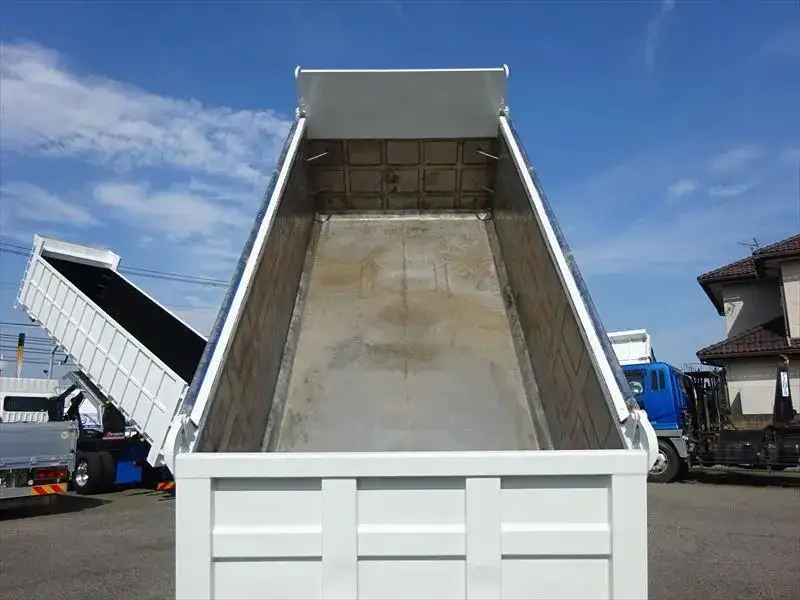 いすゞ フォワード 中型/増トン ダンプ 土砂禁 ステンレス張りの中古トラック画像7