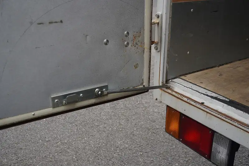 いすゞ エルフ 小型 アルミバン サイドドア TPG-NLR85ANの中古トラック画像7