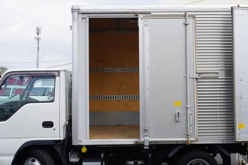 いすゞ エルフ 小型 アルミバン パワーゲート サイドドアの中古トラック画像9