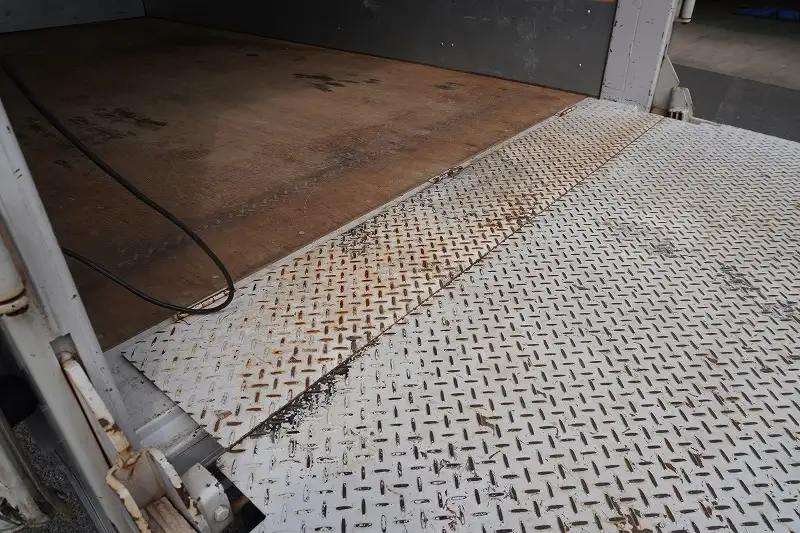 いすゞ エルフ 小型 アルミバン パワーゲート サイドドアの中古トラック画像7